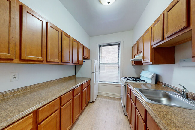 Kitchen - 1101 E. Hyde Park Boulevard