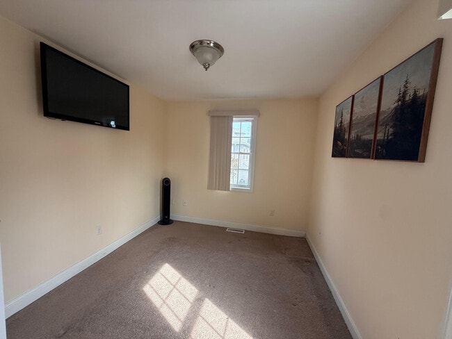 Building Photo - 34 Bingham Ave