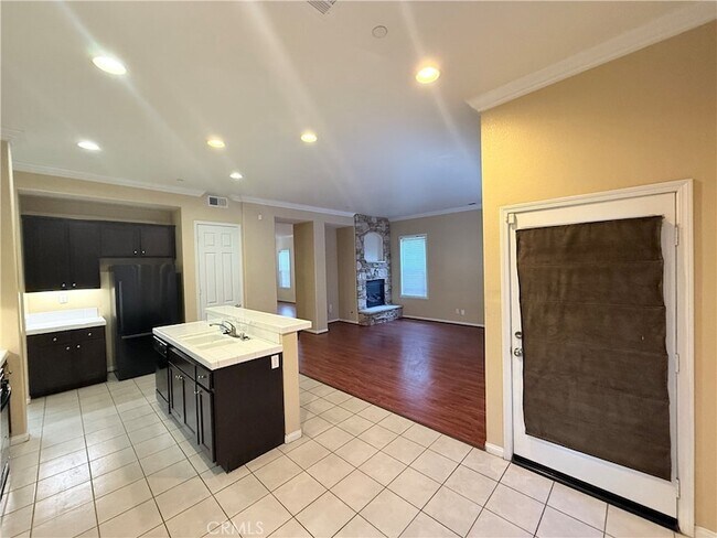 Foto del edificio - 4571 Vincent Way