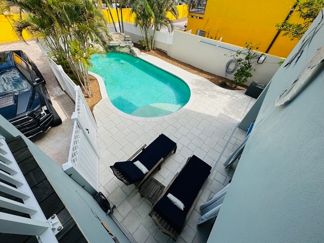 Foto del edificio - 3704 El Centro St