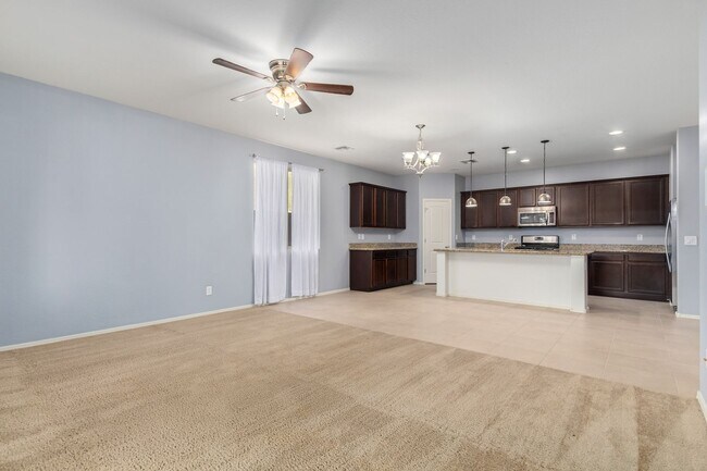 Building Photo - SUPER ADORBS! 3 bed/2 bath home in Peoria!...