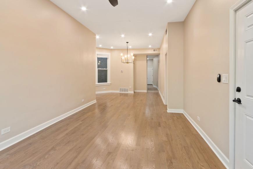 Primary Photo - 2 bedroom in Chicago IL 60622