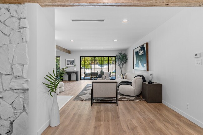 Foto del edificio - 16517 Hartsook St