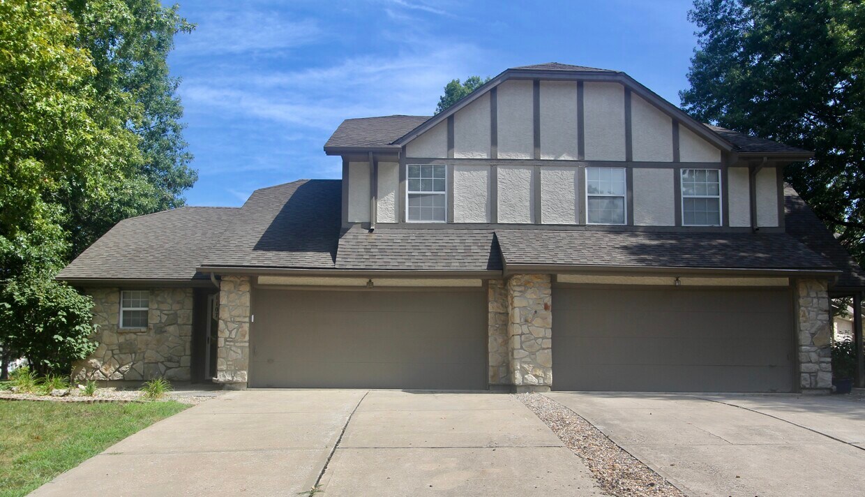 Primary Photo - 1107 NW Porter Ct