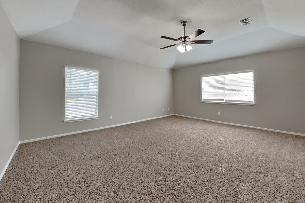 Building Photo - 16303 Hickory Point Rd
