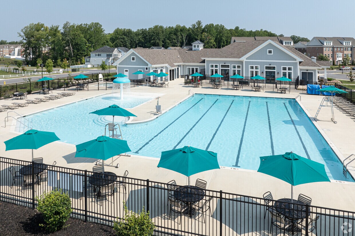 Primary Photo - Highlands EVOLV Rental Townhomes