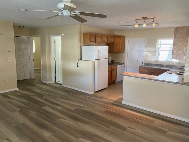 Foto del edificio - 3BR/2BA HOME IN NE PALM BAY