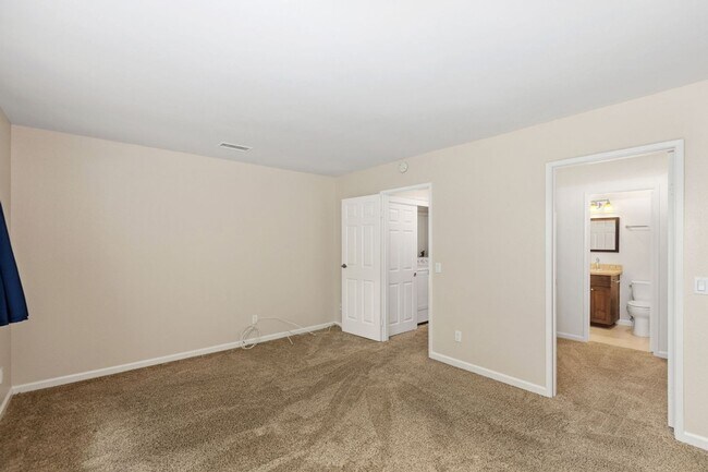 Building Photo - Charming 3BR Townhome in La Mesa