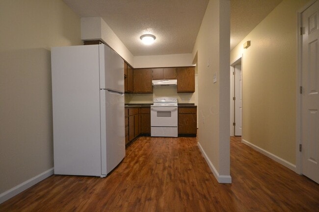 Foto del edificio - Hillcrest Village Apartments