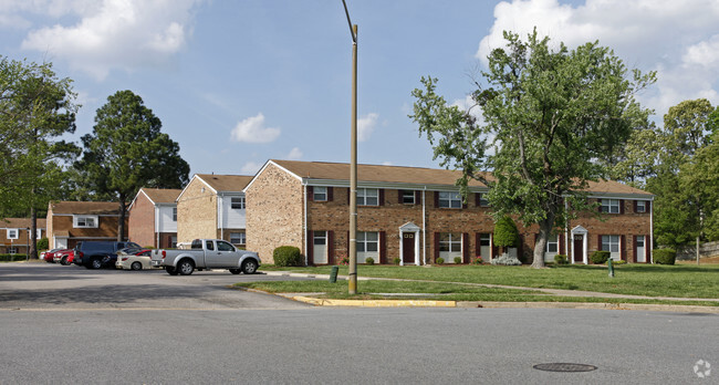 Building Photo - Lynnhaven Landing