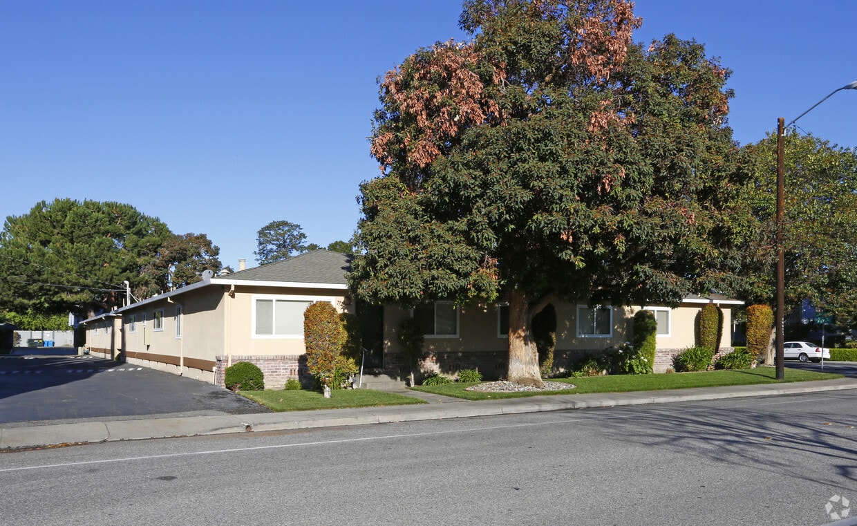 Primary Photo - ARROYO APARTMENTS