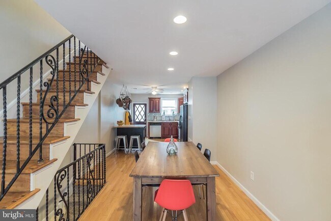 Building Photo - 812 Sears St