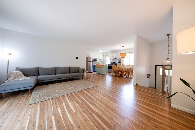 Foto del edificio - 13396 Everest Ave