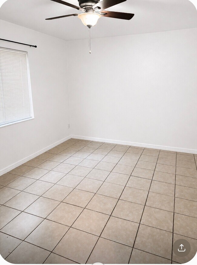 Foto del edificio - 5926 NW 25th Terrace