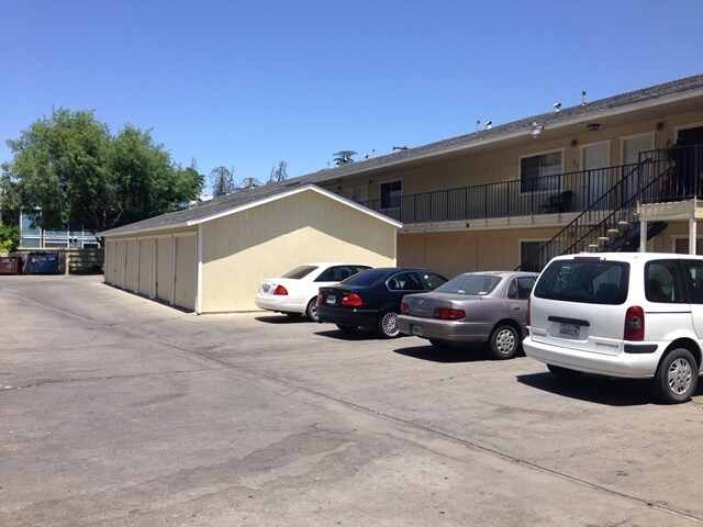 Building Photo - 897 S Adler Ave