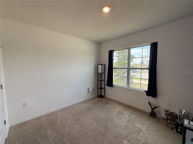 Foto del edificio - 1731 Setter Ave