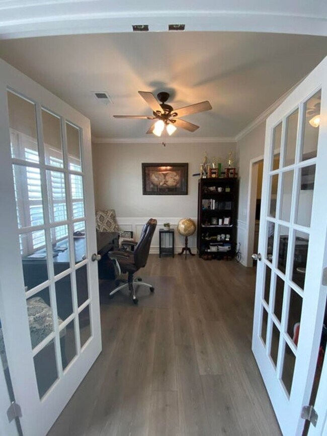 Building Photo - 4 Bedroom 2.5 Bath Home in Cane Bay Planta...