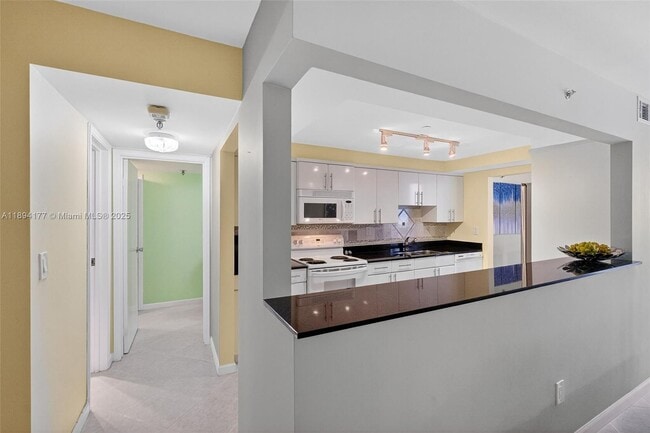 Building Photo - 2401 Collins Ave