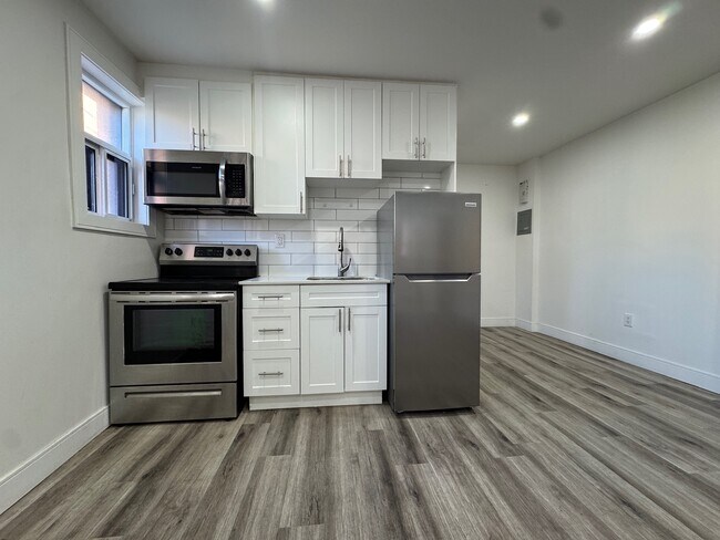 Photo du bâtiment - Beautifully Renovated 1 Bedroom 1 Bathroom Unit!