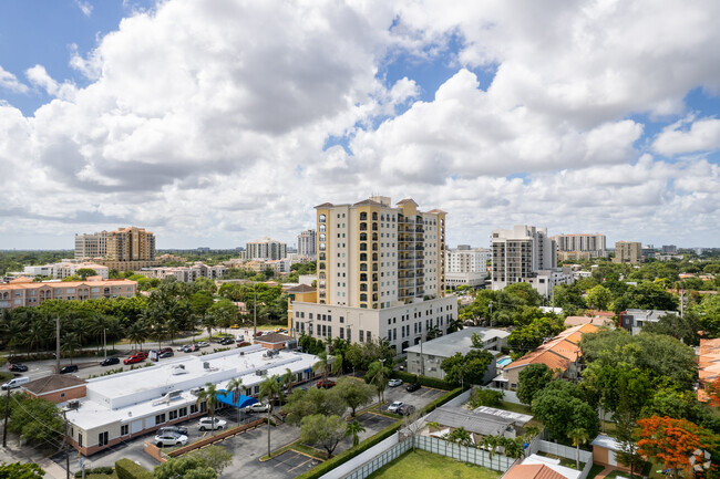 Building Photo - Gables View