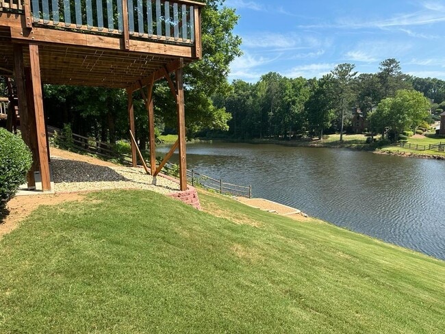 Building Photo - 870 Longstone Landing