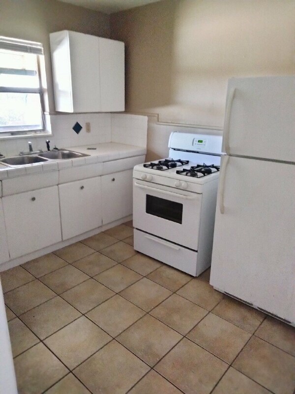 Foto del edificio - 3701 Sleeper Ave