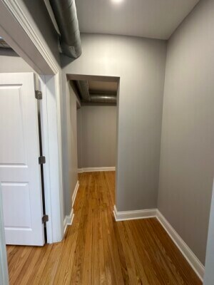 Building Photo - 1151 W Lunt Ave