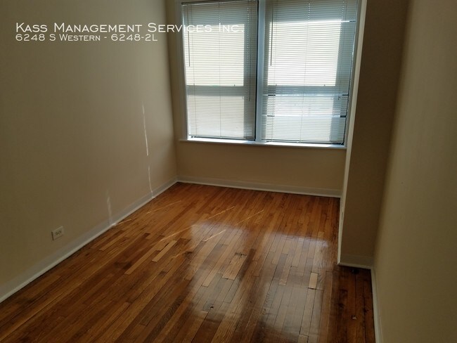 Foto del edificio - 6248 S Western Ave