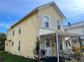 Building Photo - 912 Magee St