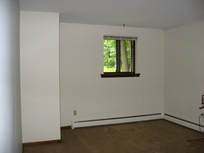 Foto del edificio - 6 Notch Rd Ext