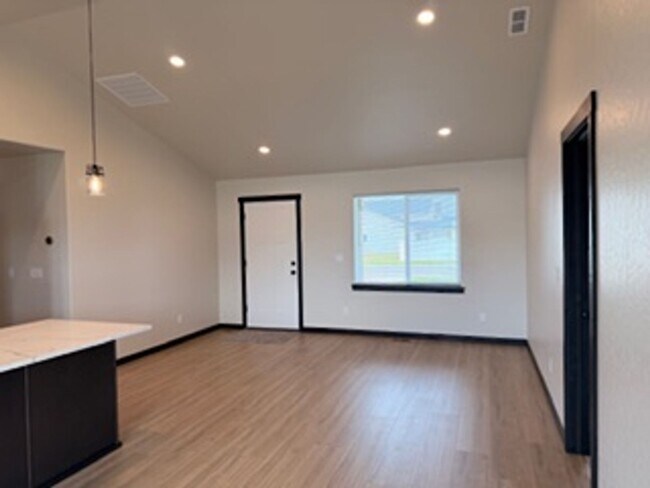 Foto del edificio - 12037 N Lennon Ln