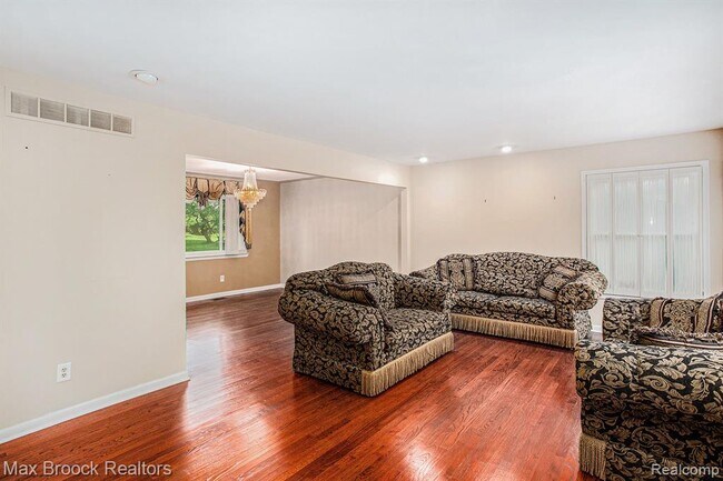 Foto del edificio - 5622 Powder Horn Dr