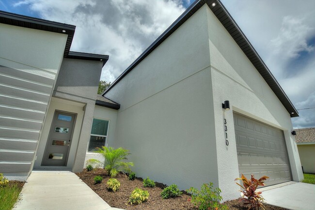 Building Photo - 3310 Traverse Ave