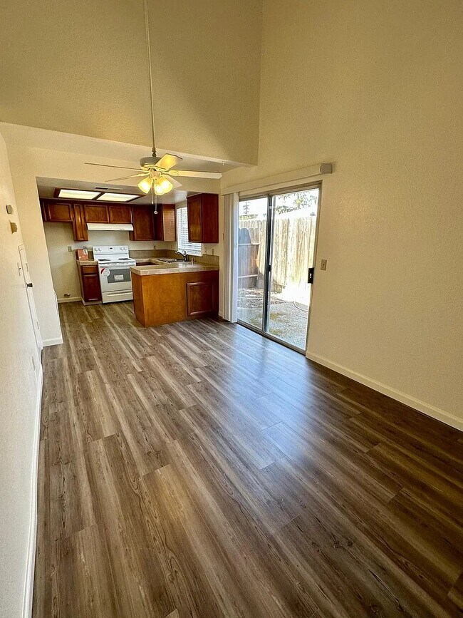 Foto del edificio - 4904 N Arthur Ave