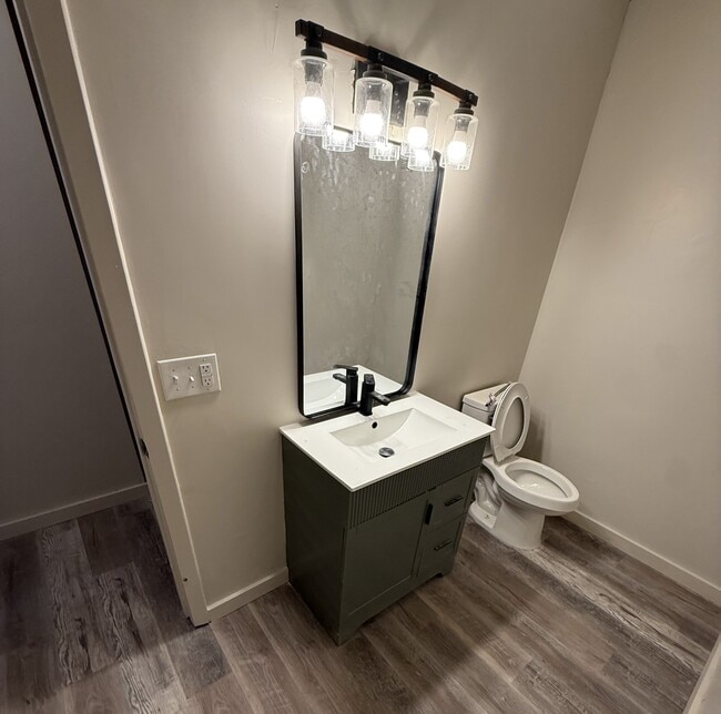 Building Photo - 1402 Perryman Dr