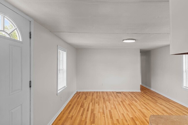 Building Photo - 119 Starwood Cir