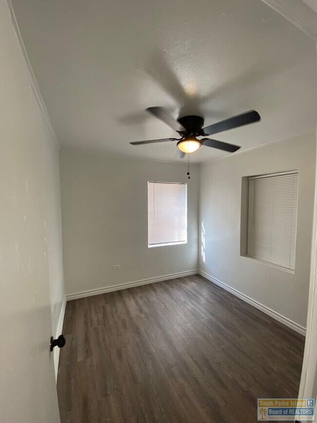 Foto del edificio - 938 E Adams St