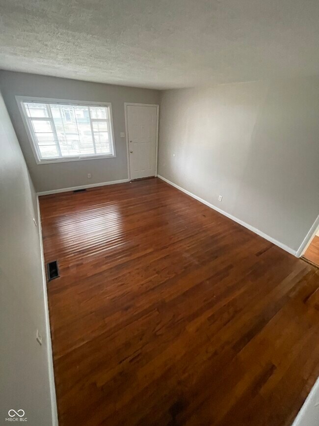 Foto del edificio - 3346 Hovey St