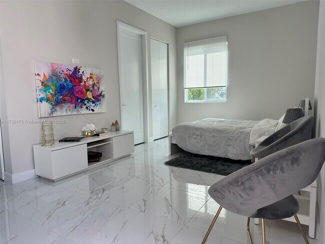 Foto del edificio - 10410 NW 67th St