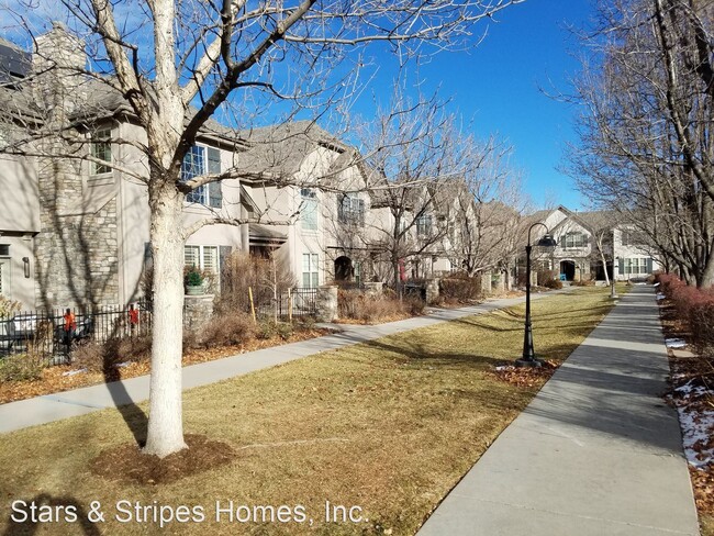 Building Photo - 4 br, 3.5 bath House - 440 Syracuse Street...
