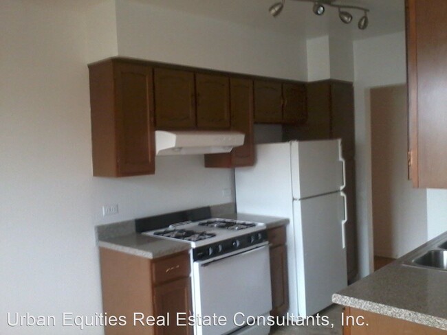 Building Photo - 2420 183rd St