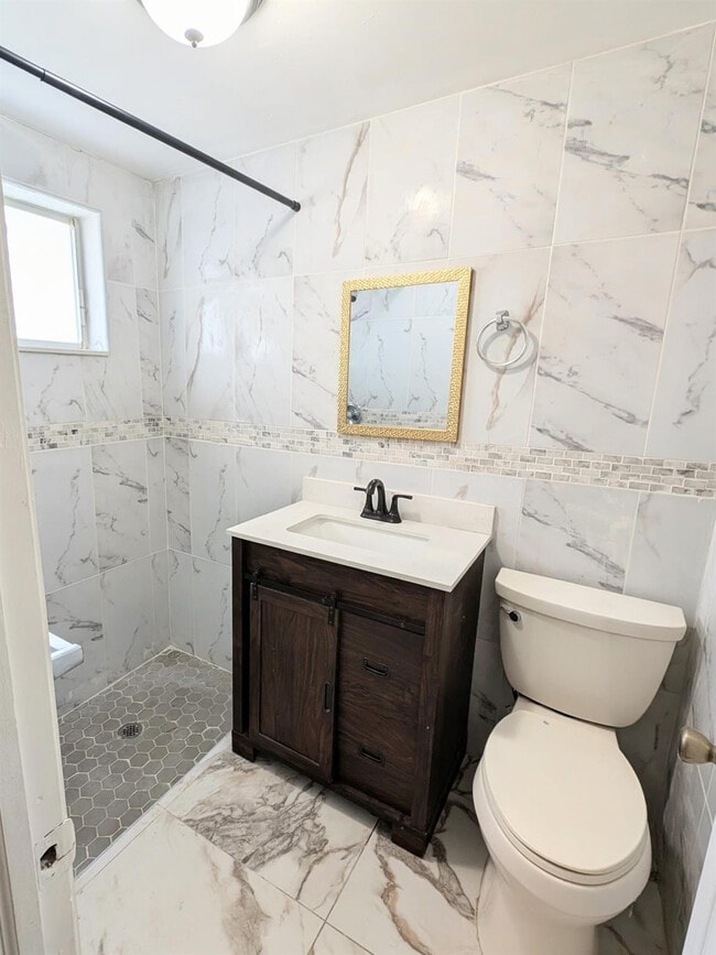 Building Photo - 2534 NW 73rd Ave