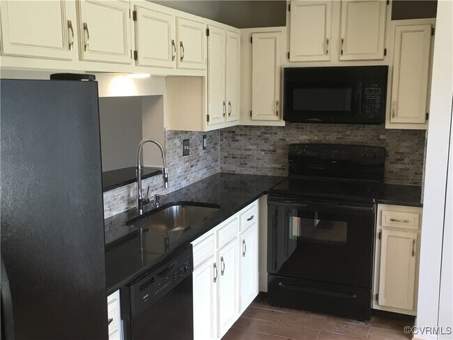 Building Photo - 9599 Kimberly Lynn Cir