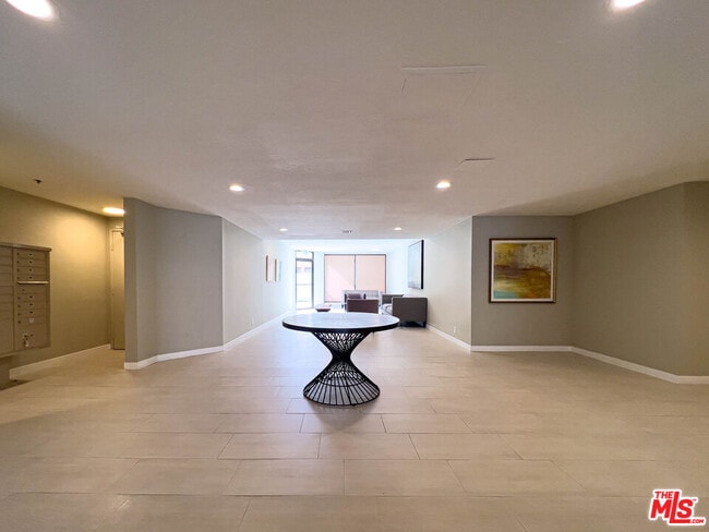 Foto del edificio - 935 Westbourne Dr