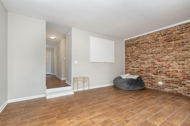 Building Photo - 1408 Oak Tree Dr