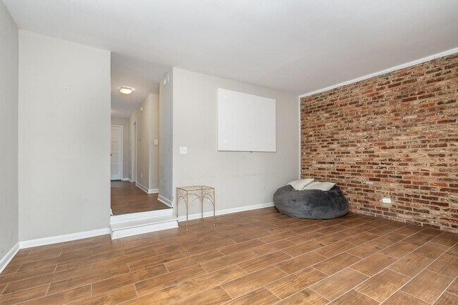 Foto del edificio - 1408 Oak Tree Dr