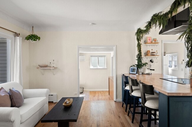 Building Photo - 2BD, 1BA Englewood Home with Back Yard and 2-Car Garage