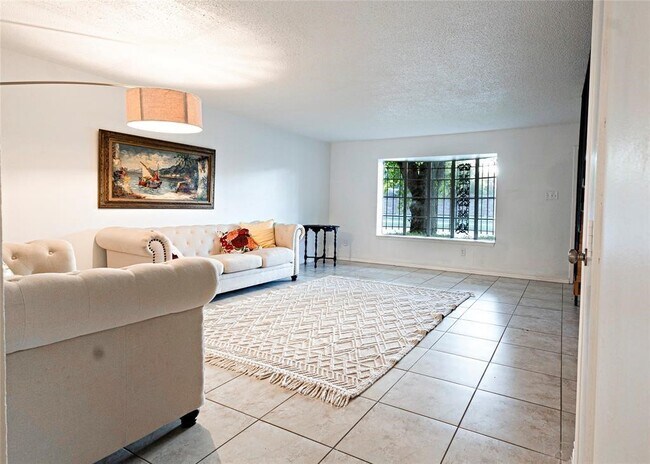 Foto del edificio - 6201 Fondren Rd