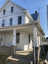 Building Photo - 814 Bridge St