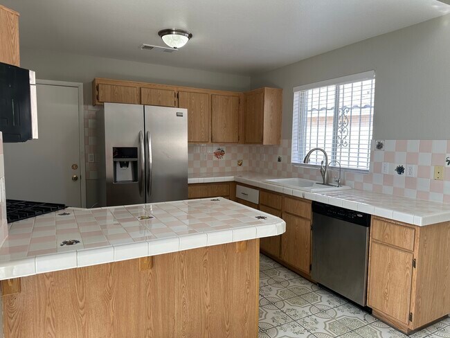 Foto del edificio - 4160 Country Garden Ave